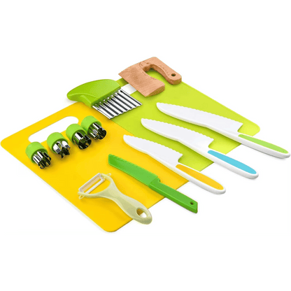 Kitchen set for children - learn to cut without risk