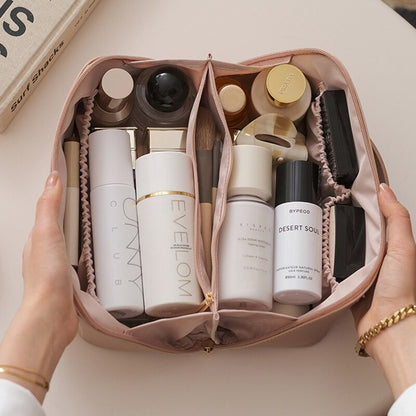 Luxury cosmetic bag | Practical toiletry bag for traveling